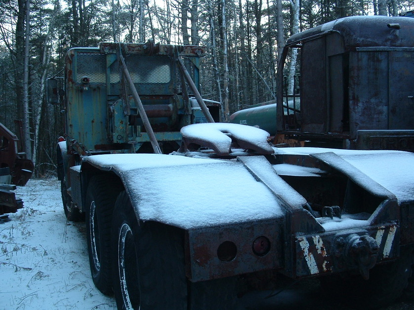 http://www.badgoat.net/Old Snow Plow Equipment/Trucks/Mack Snow Fighters/Gushee Mack NO/GW839H629_03.jpg